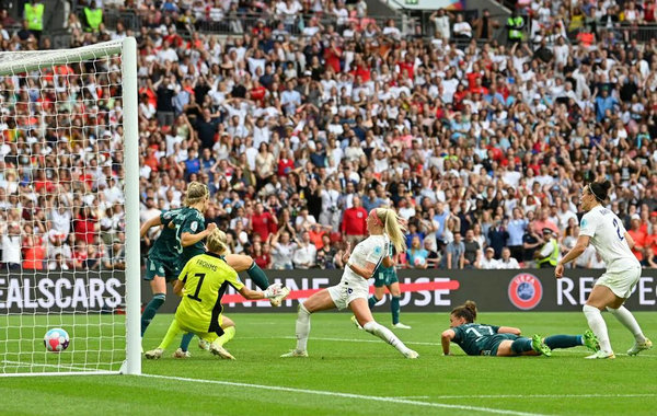足球比赛|女足欧洲杯-英格兰加时2-1绝杀德国夺首冠（女足欧洲杯2022）